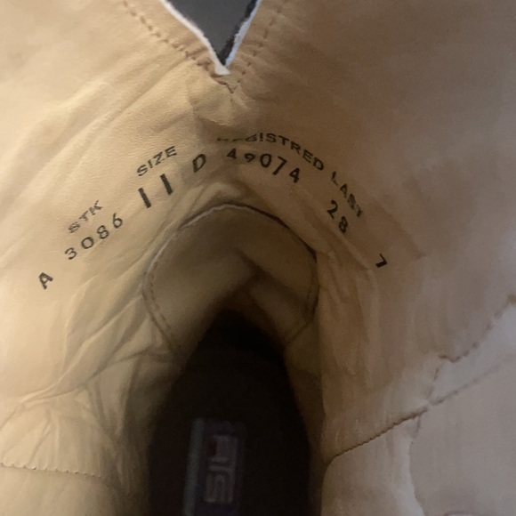 Men’s cowboy Boots - Picture 3 of 5